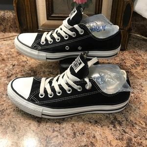 Converse Chuck Taylors Black woman’s size 7